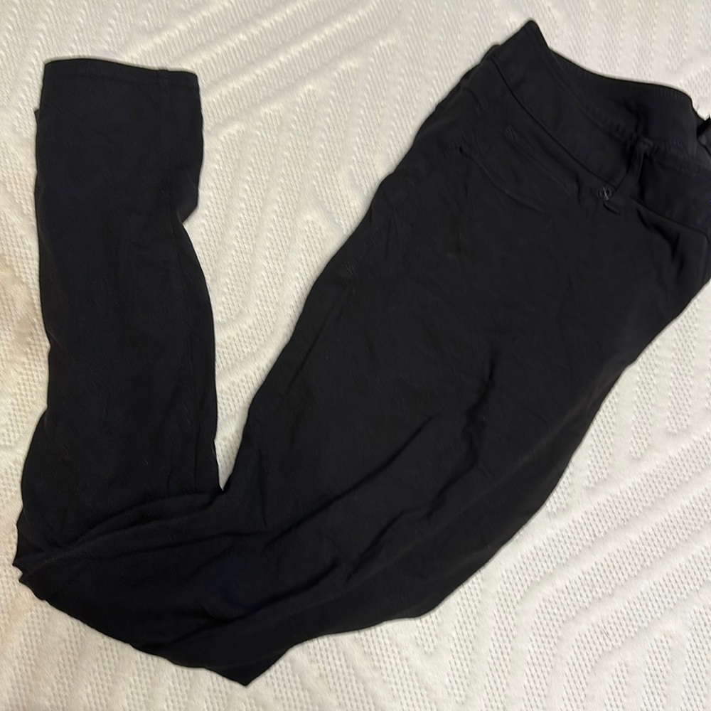 Black skinny pants